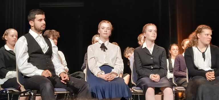 Bewegende Theateraufführung im Salmen